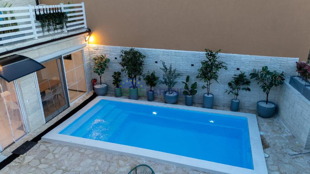 Casa in pietra ristrutturata in Istria con piscina – 3 km da Parenzo