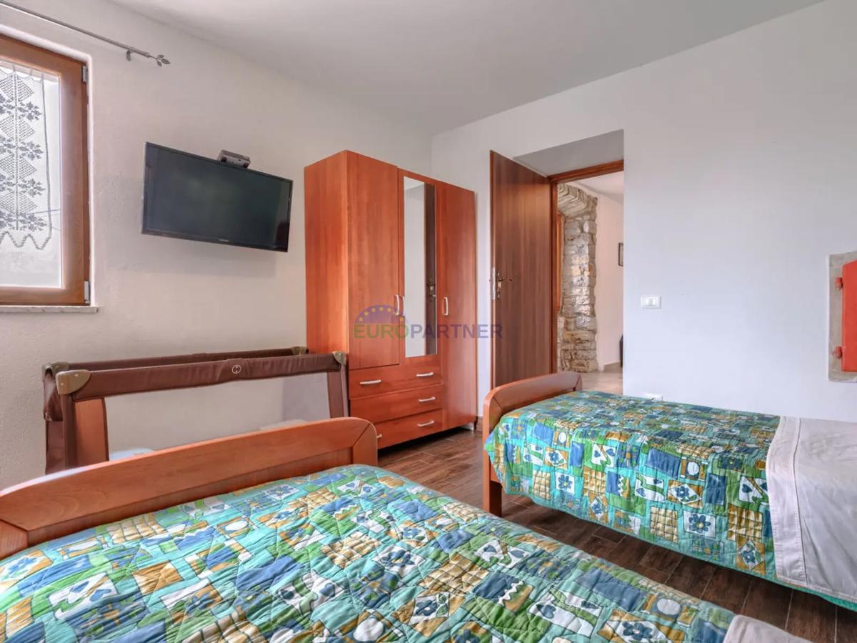 Istria, Oprtalj, casa nel centro storico con splendida vista