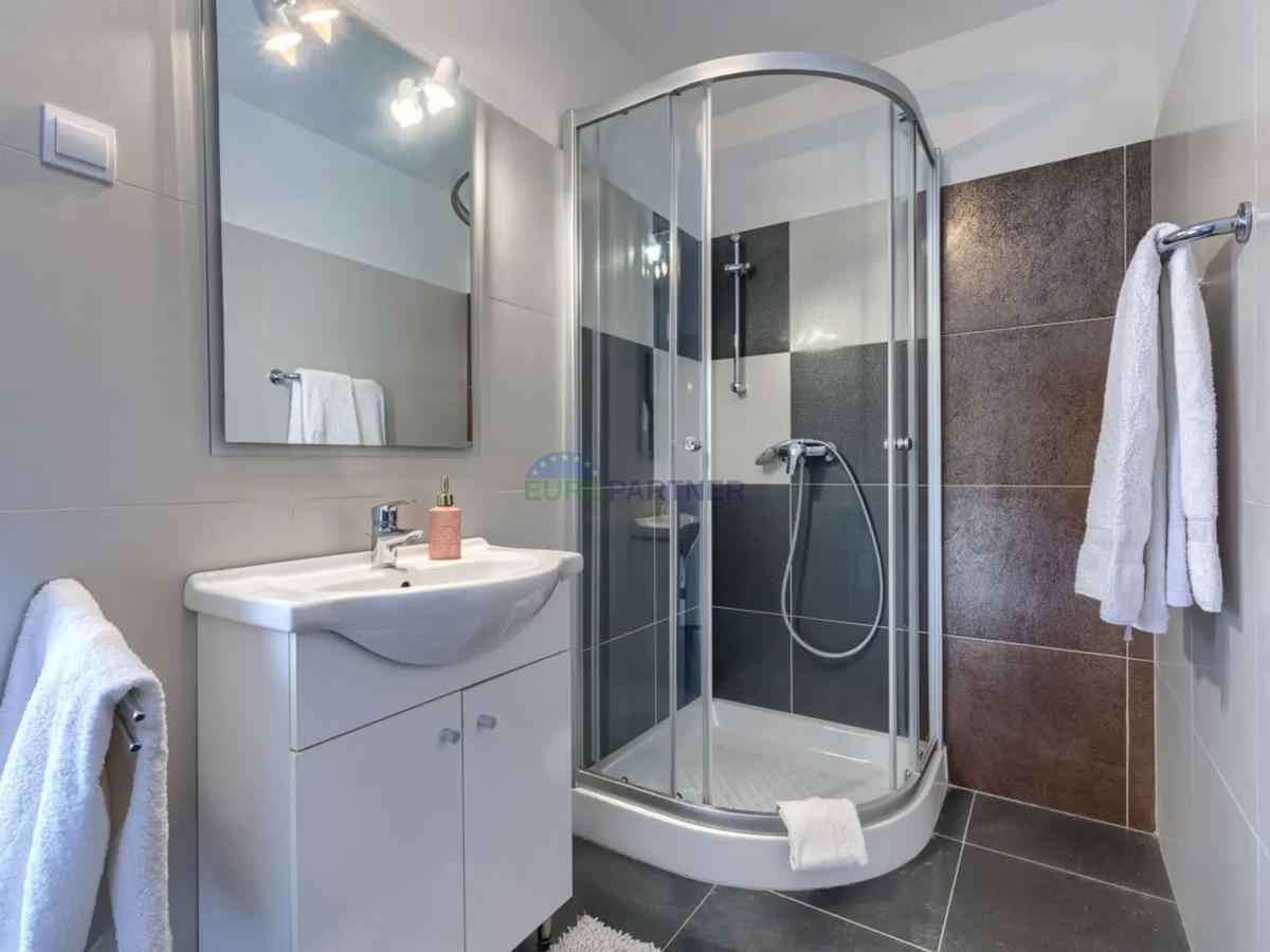 Istria, Oprtalj, casa nel centro storico con splendida vista