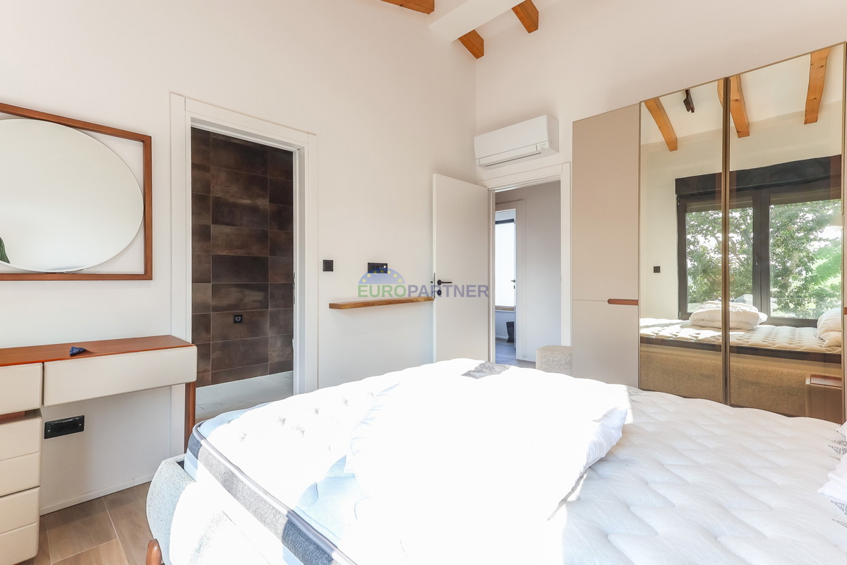 Nuova costruzione dal design moderno a 5 km da Parenzo, Istria