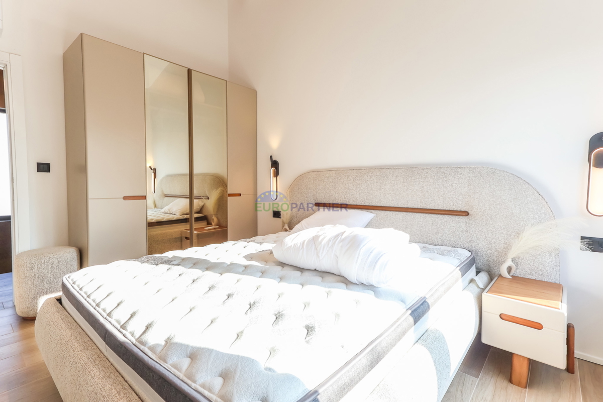 Nuova costruzione dal design moderno a 5 km da Parenzo, Istria