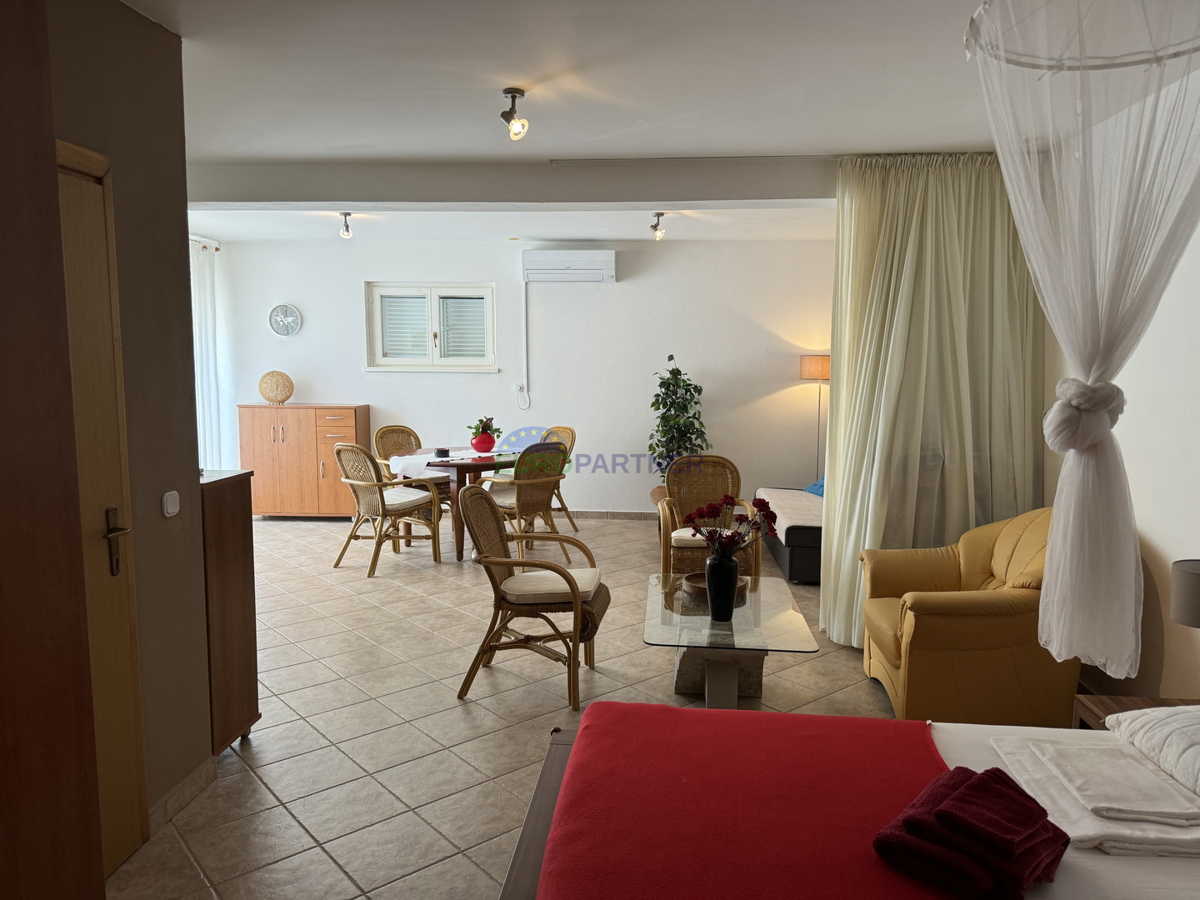 Villa indipendente con appartamento aggiuntivo e vista mare, Poreč, Istria