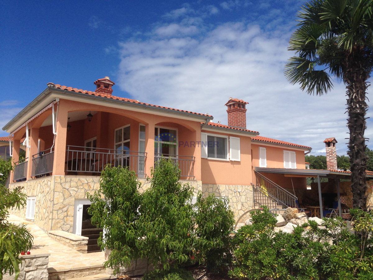 Villa indipendente con appartamento aggiuntivo e vista mare, Poreč, Istria