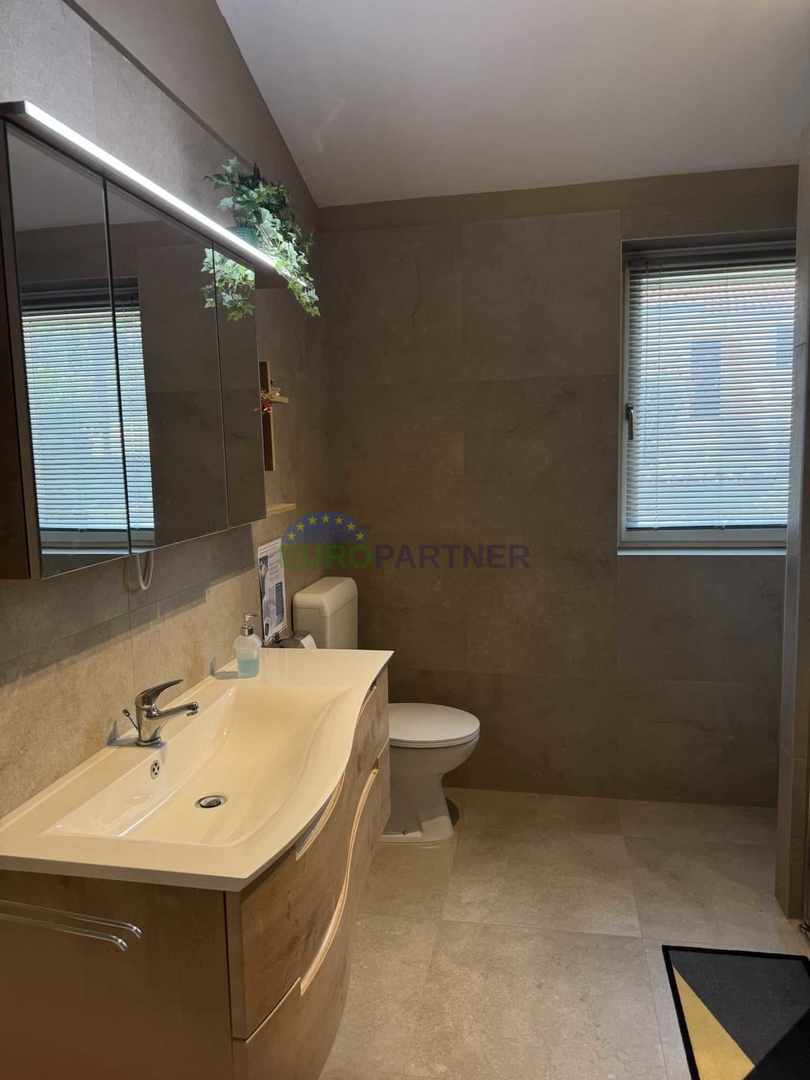 Villa indipendente con appartamento aggiuntivo e vista mare, Poreč, Istria