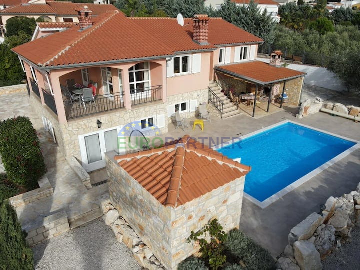 Villa indipendente con appartamento aggiuntivo e vista mare, Poreč, Istria