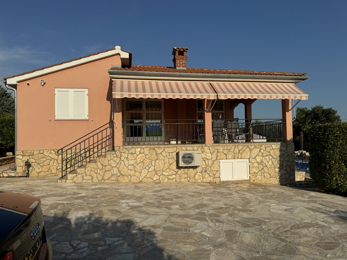 Villa indipendente con appartamento aggiuntivo e vista mare, Poreč, Istria