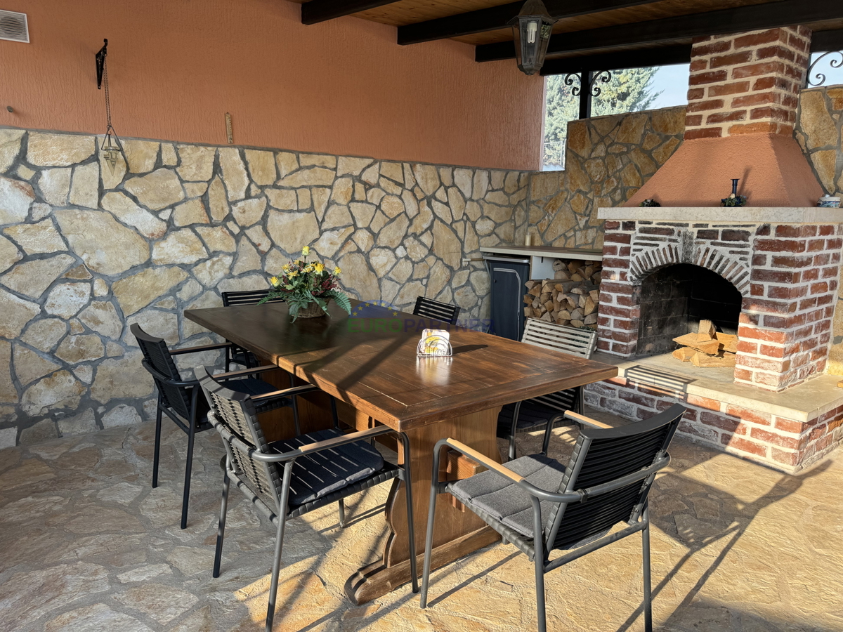 Villa indipendente con appartamento aggiuntivo e vista mare, Poreč, Istria