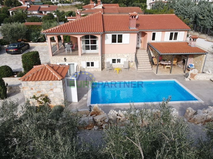 Villa indipendente con appartamento aggiuntivo e vista mare, Poreč, Istria