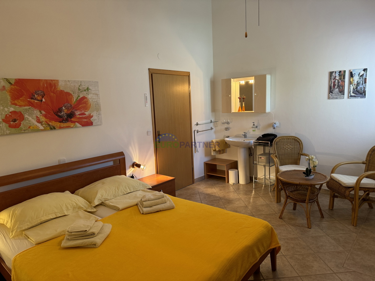 Villa indipendente con appartamento aggiuntivo e vista mare, Poreč, Istria