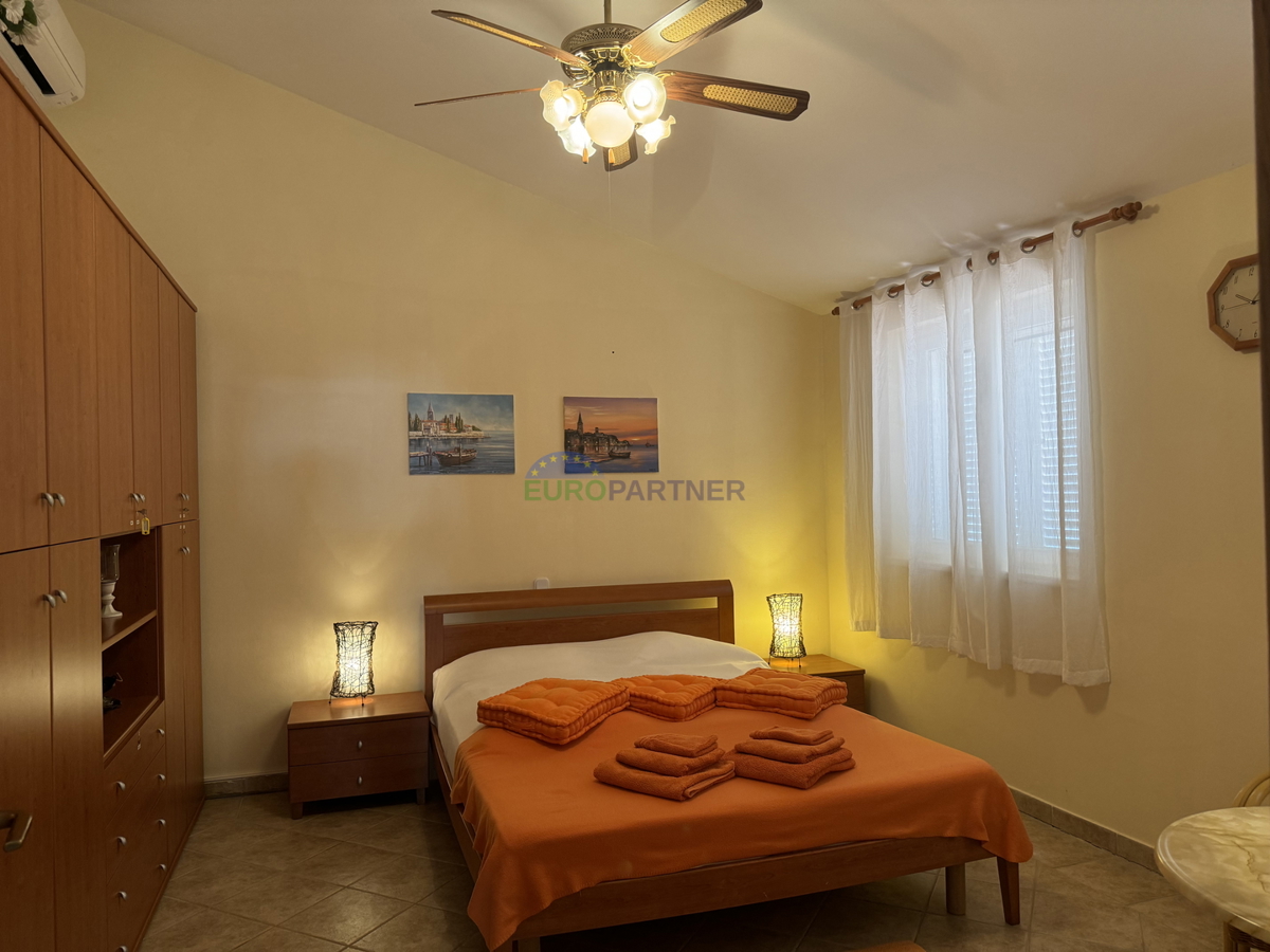 Villa indipendente con appartamento aggiuntivo e vista mare, Poreč, Istria