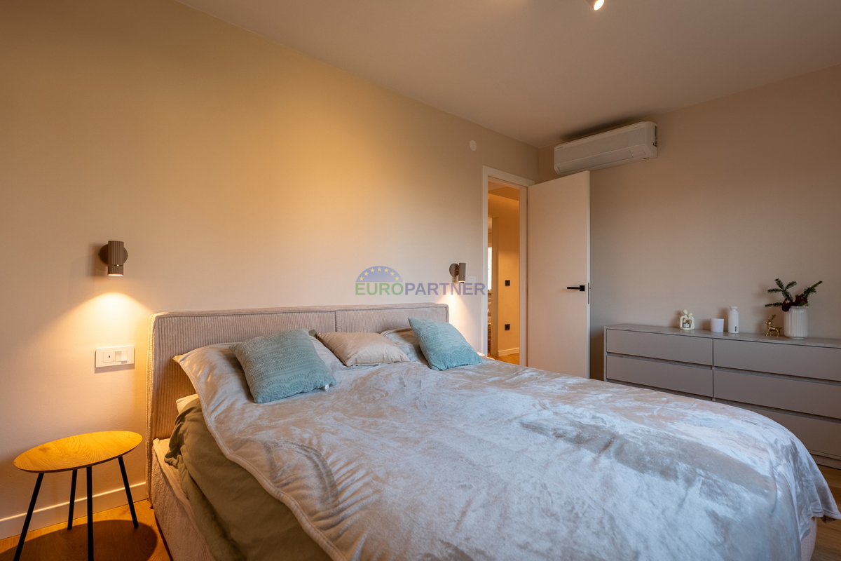 Casa con giardino di 3200 m2! Parenzo, a 5 km dal mare