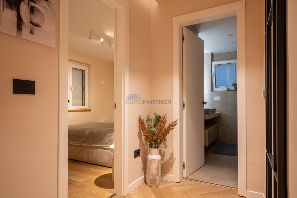 Casa con giardino di 3200 m2! Parenzo, a 5 km dal mare