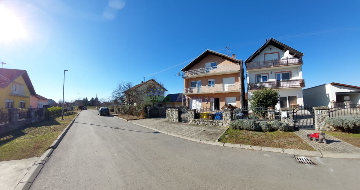 Spaziosa casa vicino al centro di Slavonski Brod