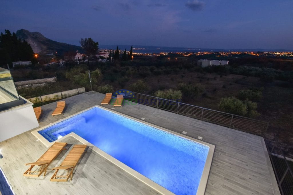 Villa con una bellissima vista non lontana da Spalato