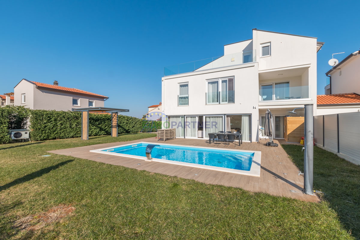 Villa di design con vista sul mare e sulla natura, Parenzo, a 2 km dal mare