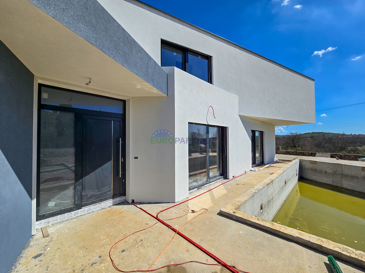 Villa moderna con piscina ai margini del villaggio, Poreč, Lovreč