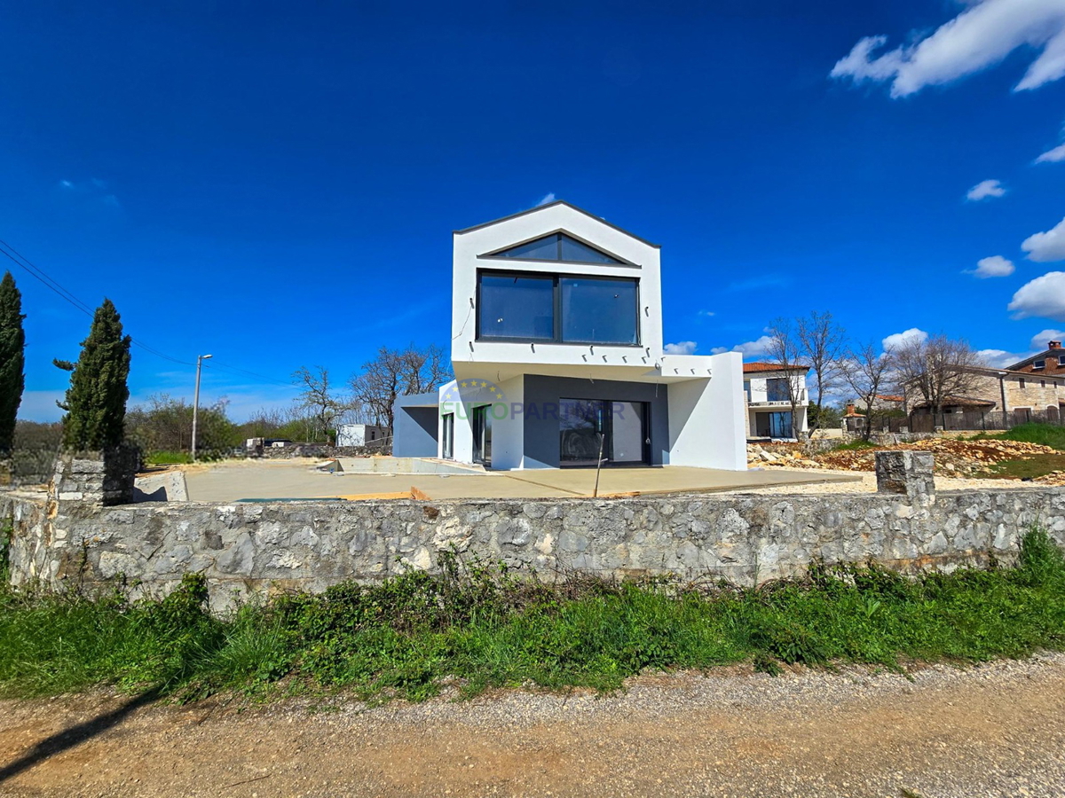 Villa moderna con piscina ai margini del villaggio, Poreč, Lovreč