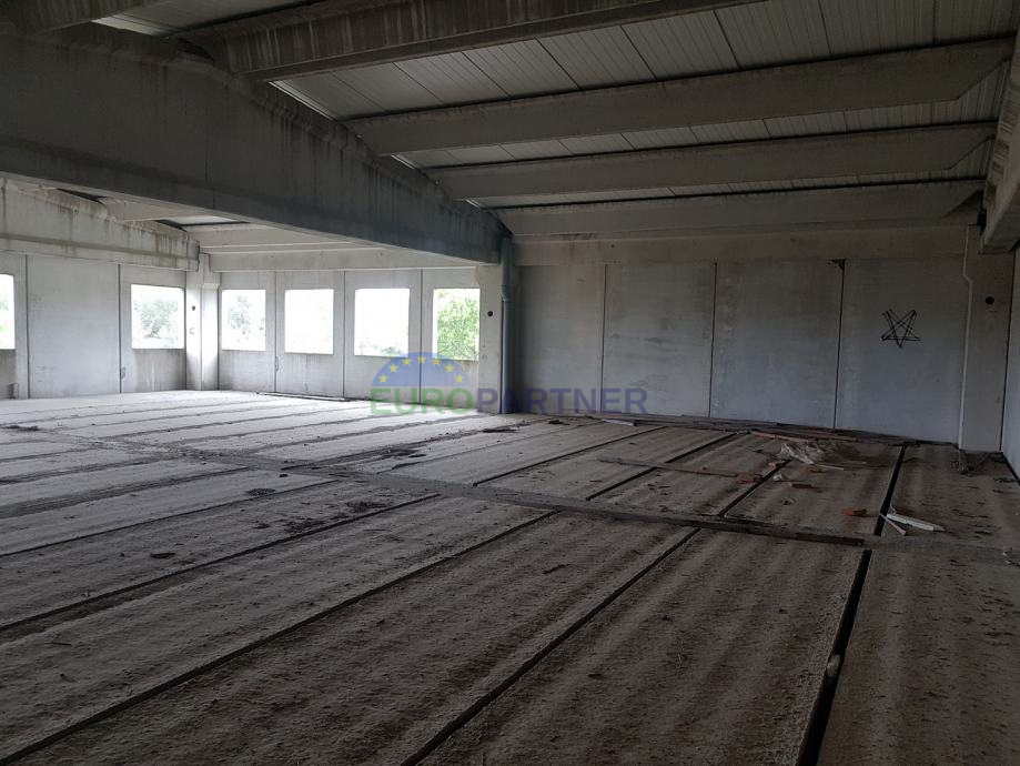 Terreno edificabile con capannone di produzione