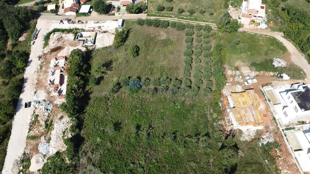 Terreno edificabile in ottima posizione a Tar