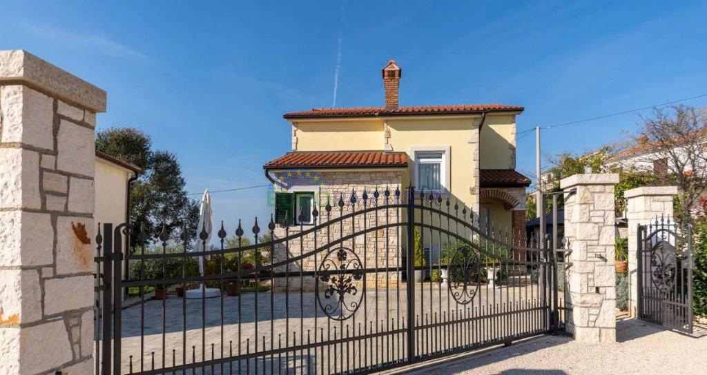 Casa con vista mare, zona Parenzo