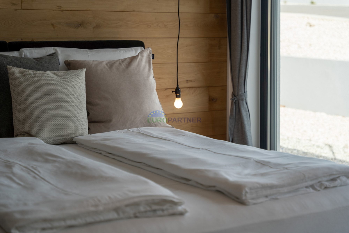 Lussuosa villa con 6000m2 di giardino, nei dintorni di Poreč.