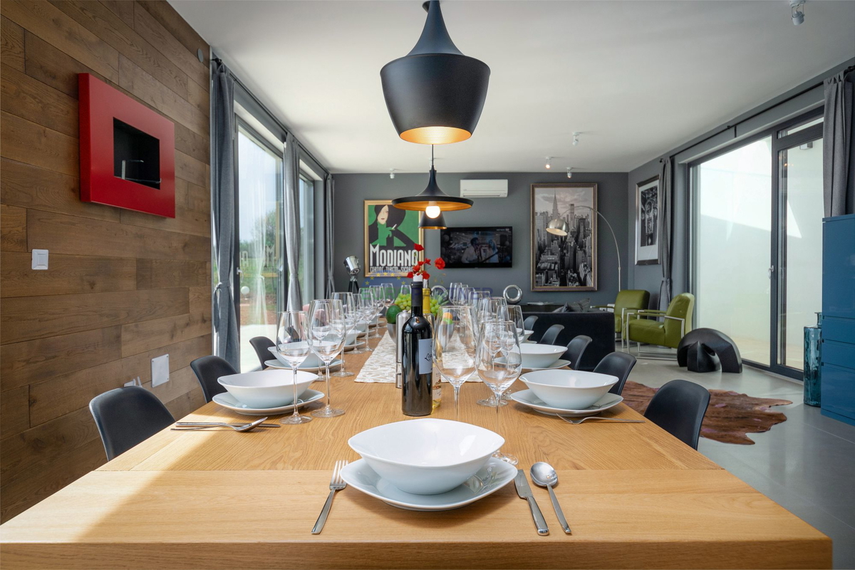 Lussuosa villa con 6000m2 di giardino, nei dintorni di Poreč.