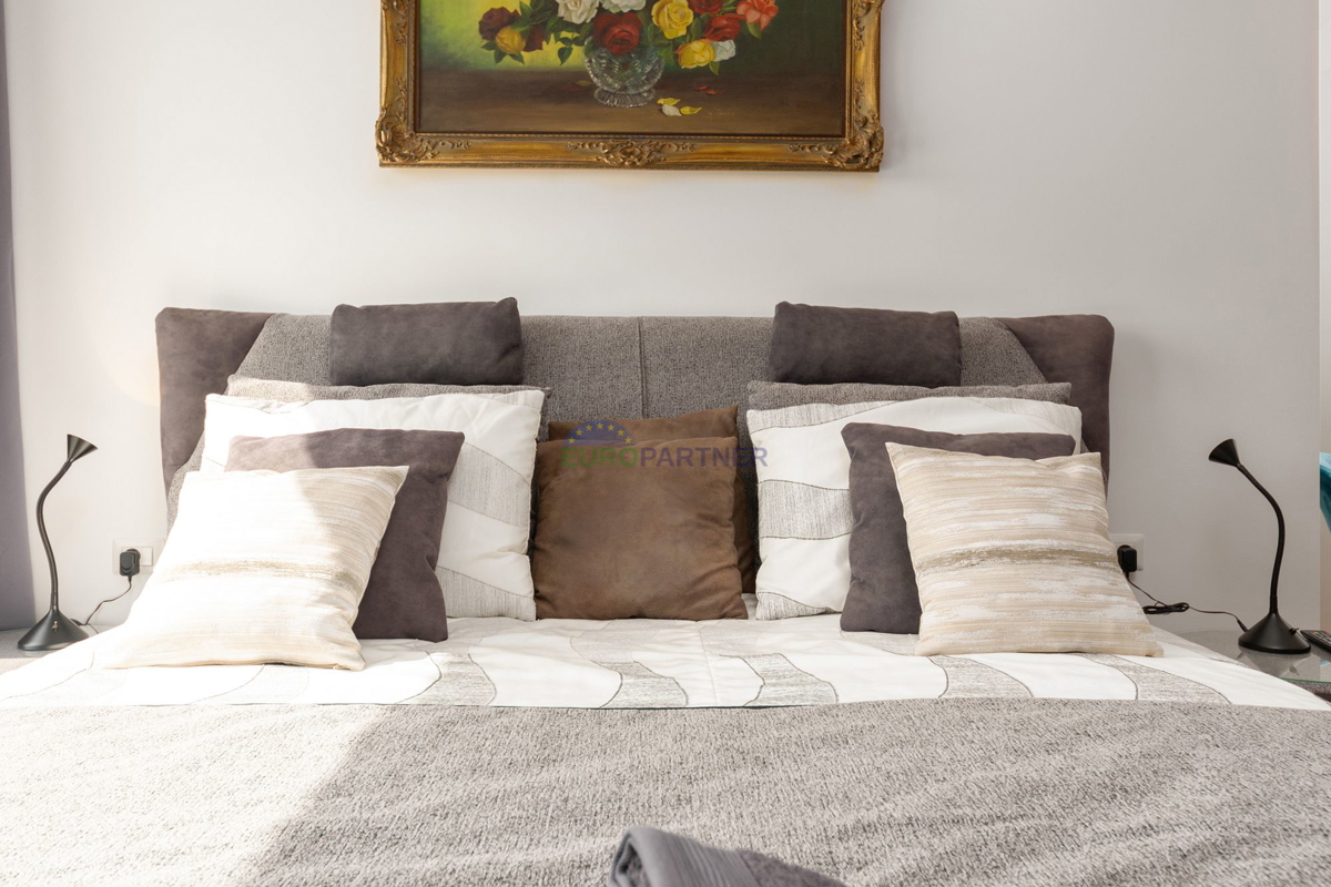 Lussuosa villa con 6000m2 di giardino, nei dintorni di Poreč.