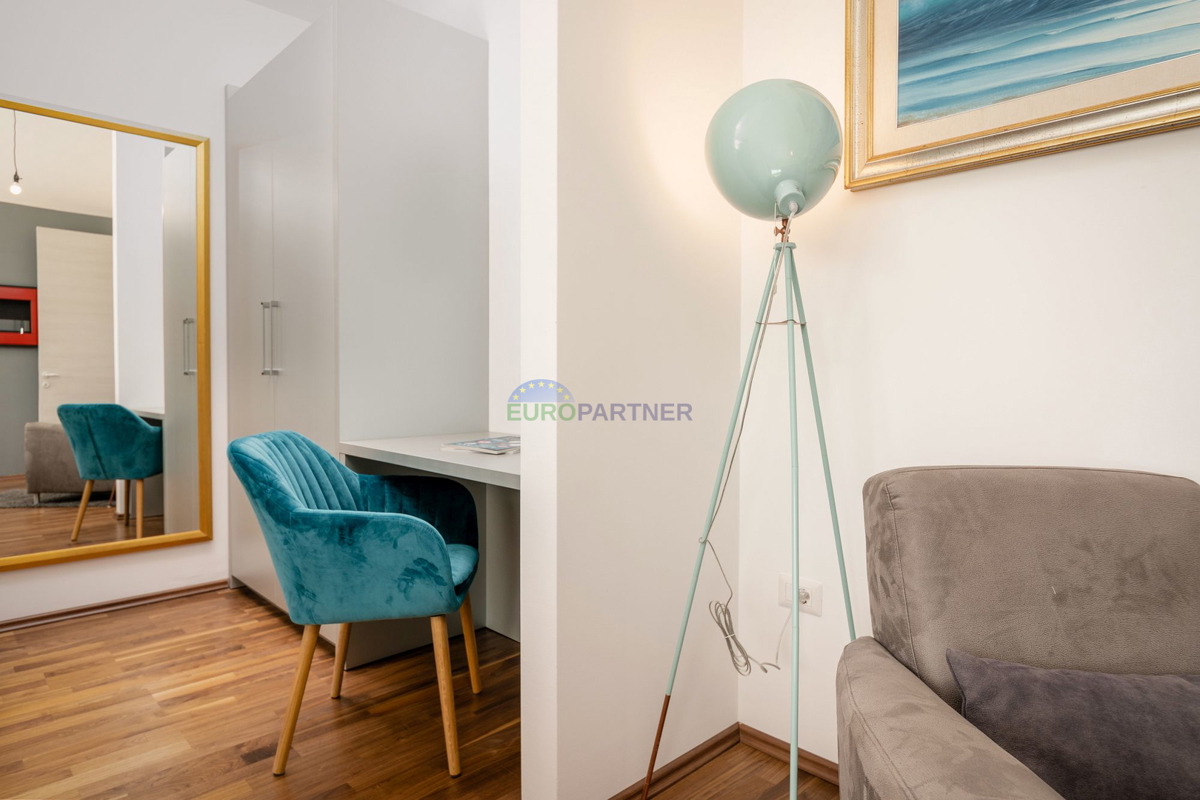 Lussuosa villa con 6000m2 di giardino, nei dintorni di Poreč.