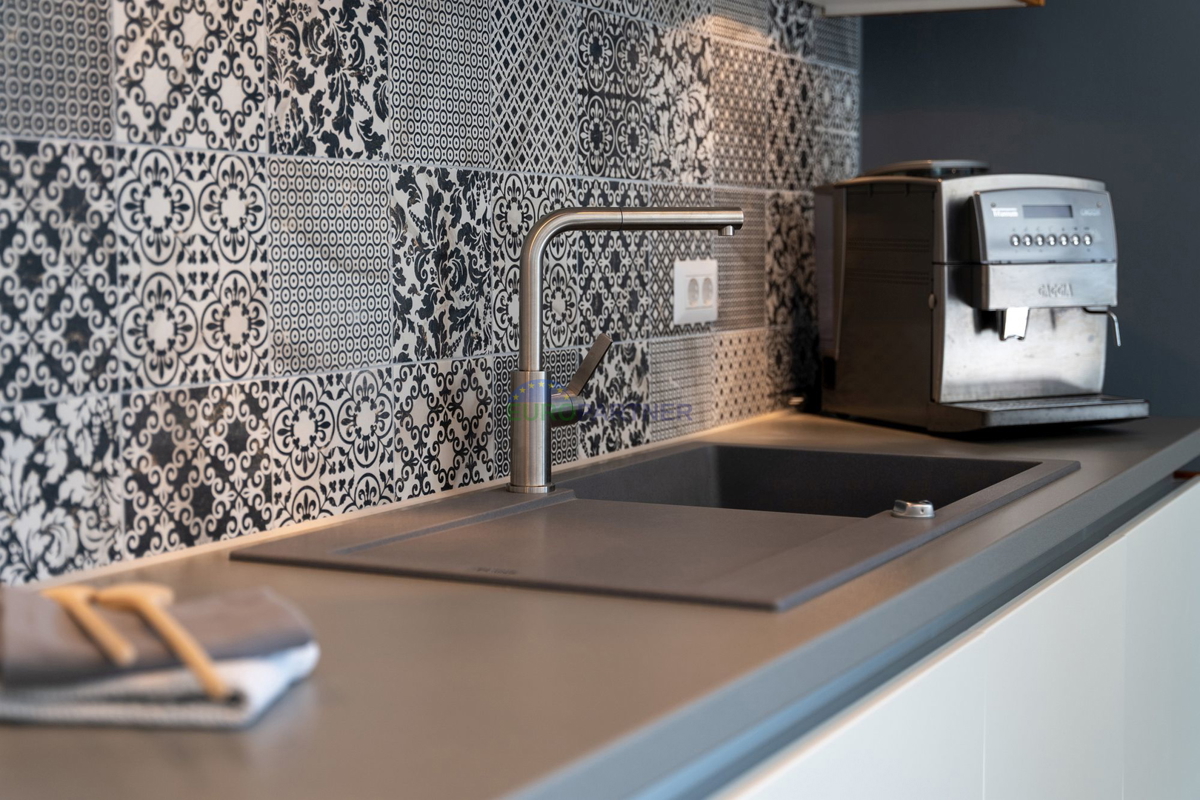 Lussuosa villa con 6000m2 di giardino, nei dintorni di Poreč.