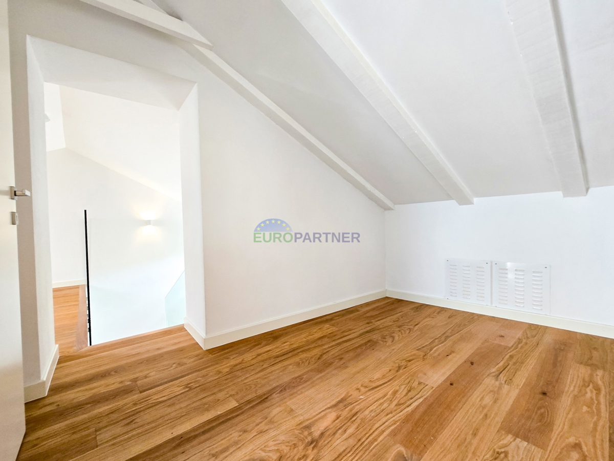 Appartamento su due piani a 1 km dal mare, Tar