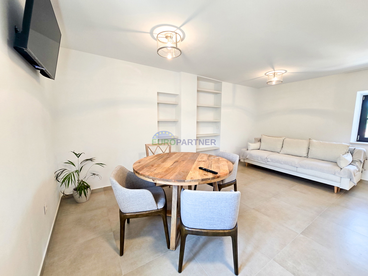 Appartamento su due piani a 1 km dal mare, Tar