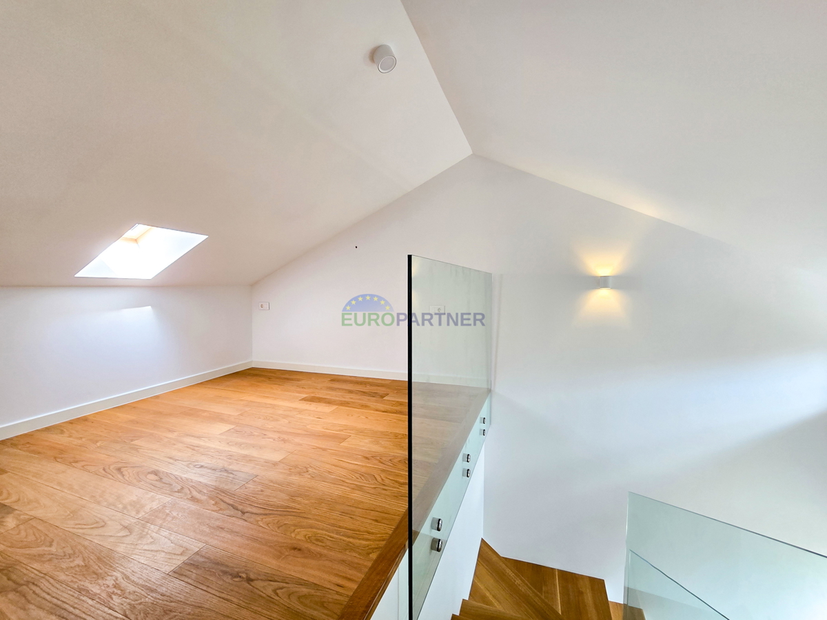 Appartamento su due piani a 1 km dal mare, Tar