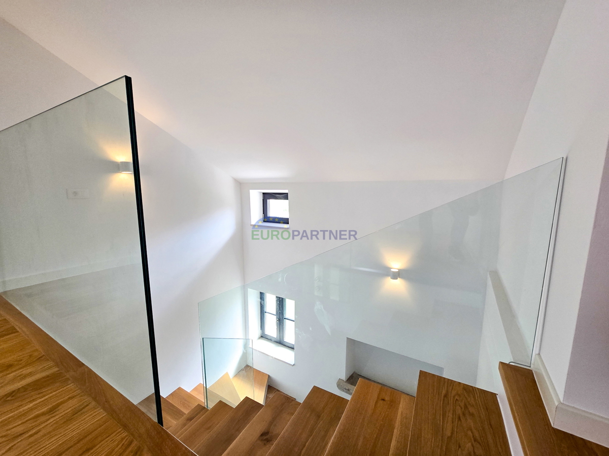 Appartamento su due piani a 1 km dal mare, Tar