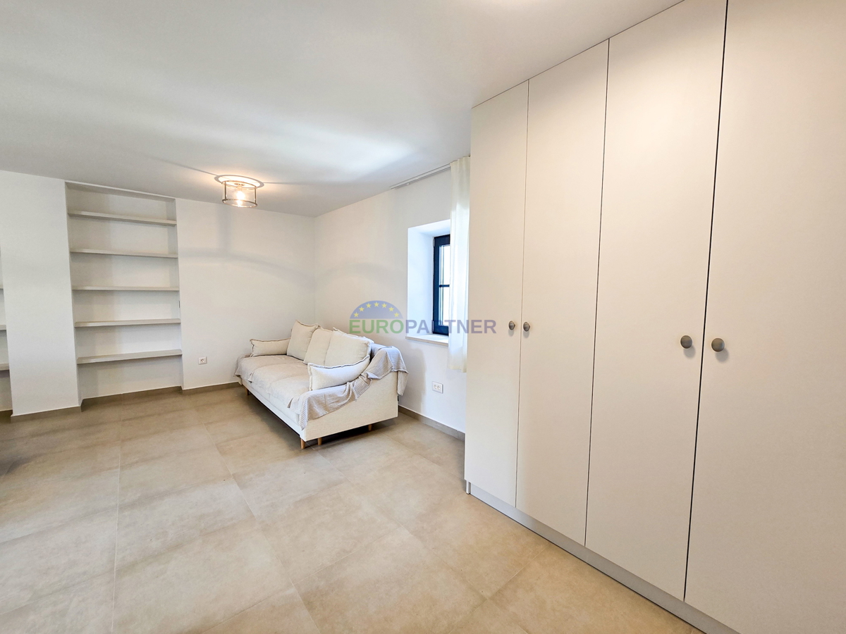 Appartamento su due piani a 1 km dal mare, Tar