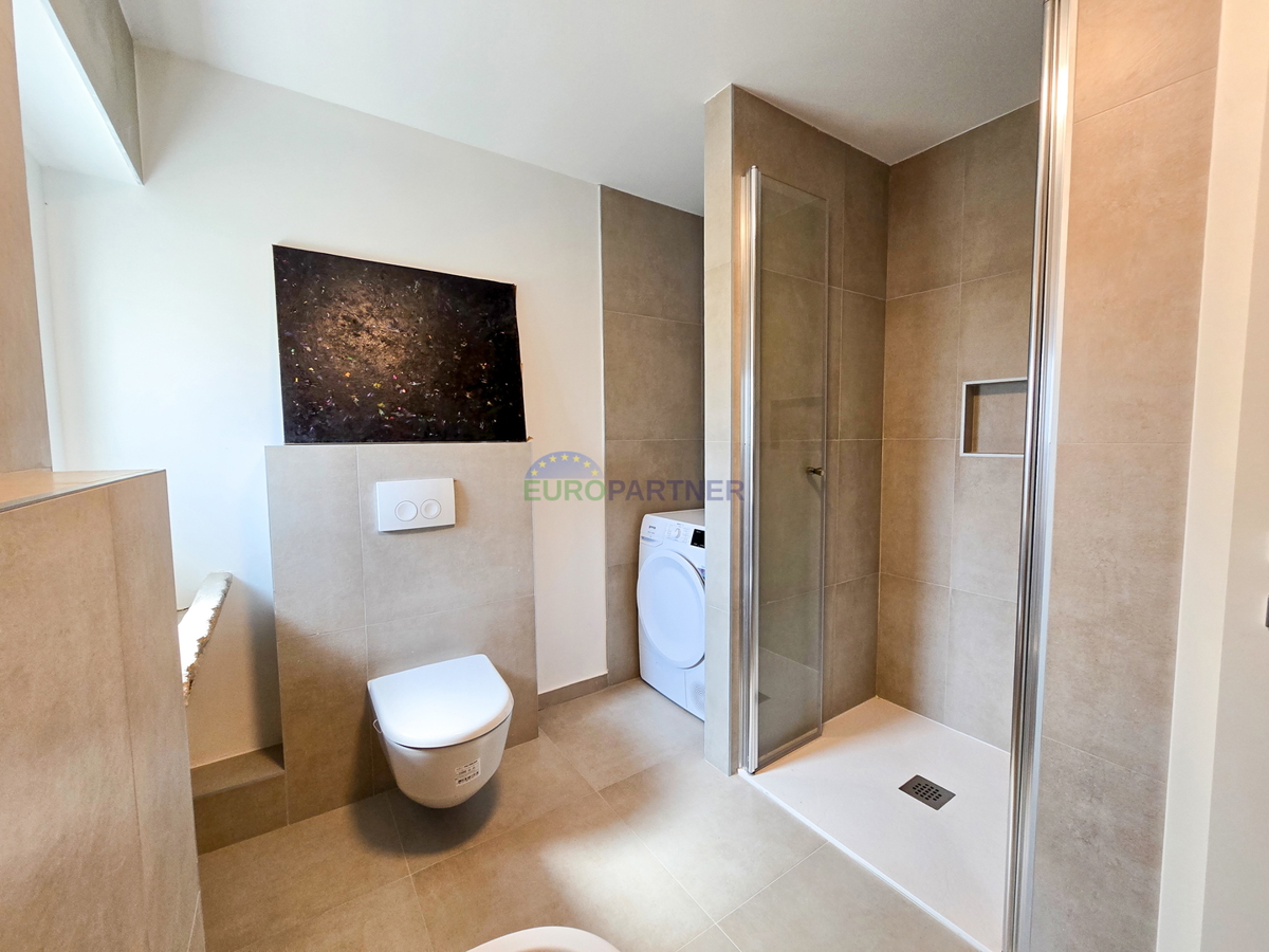 Appartamento su due piani a 1 km dal mare, Tar