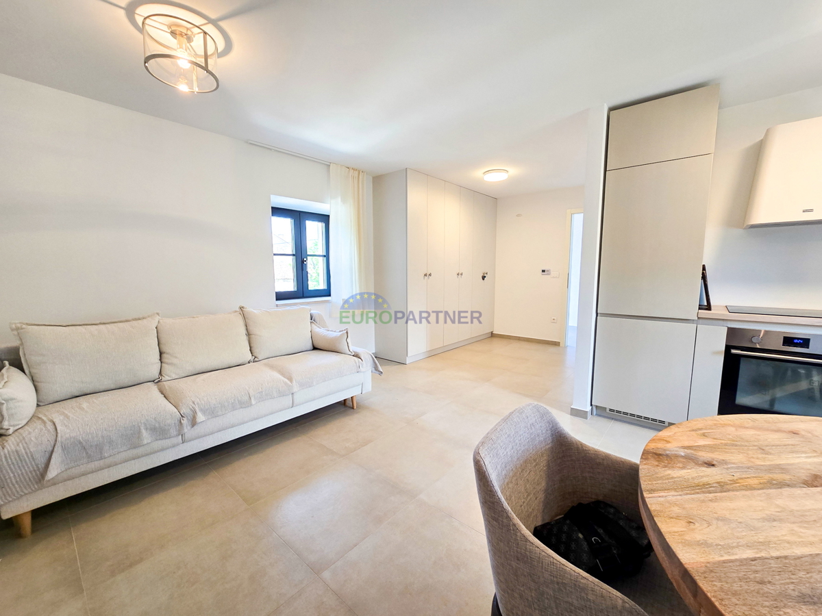 Appartamento su due piani a 1 km dal mare, Tar