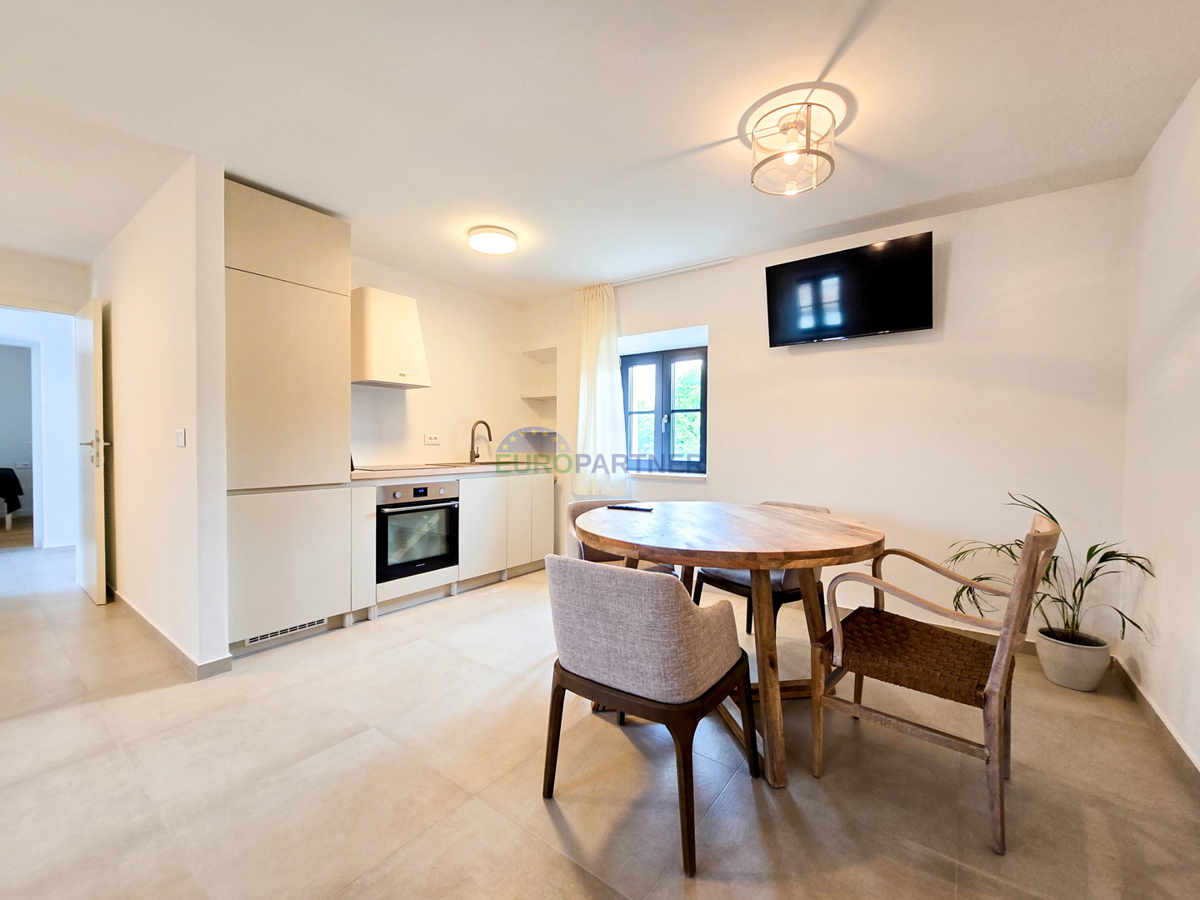 Appartamento su due piani a 1 km dal mare, Tar