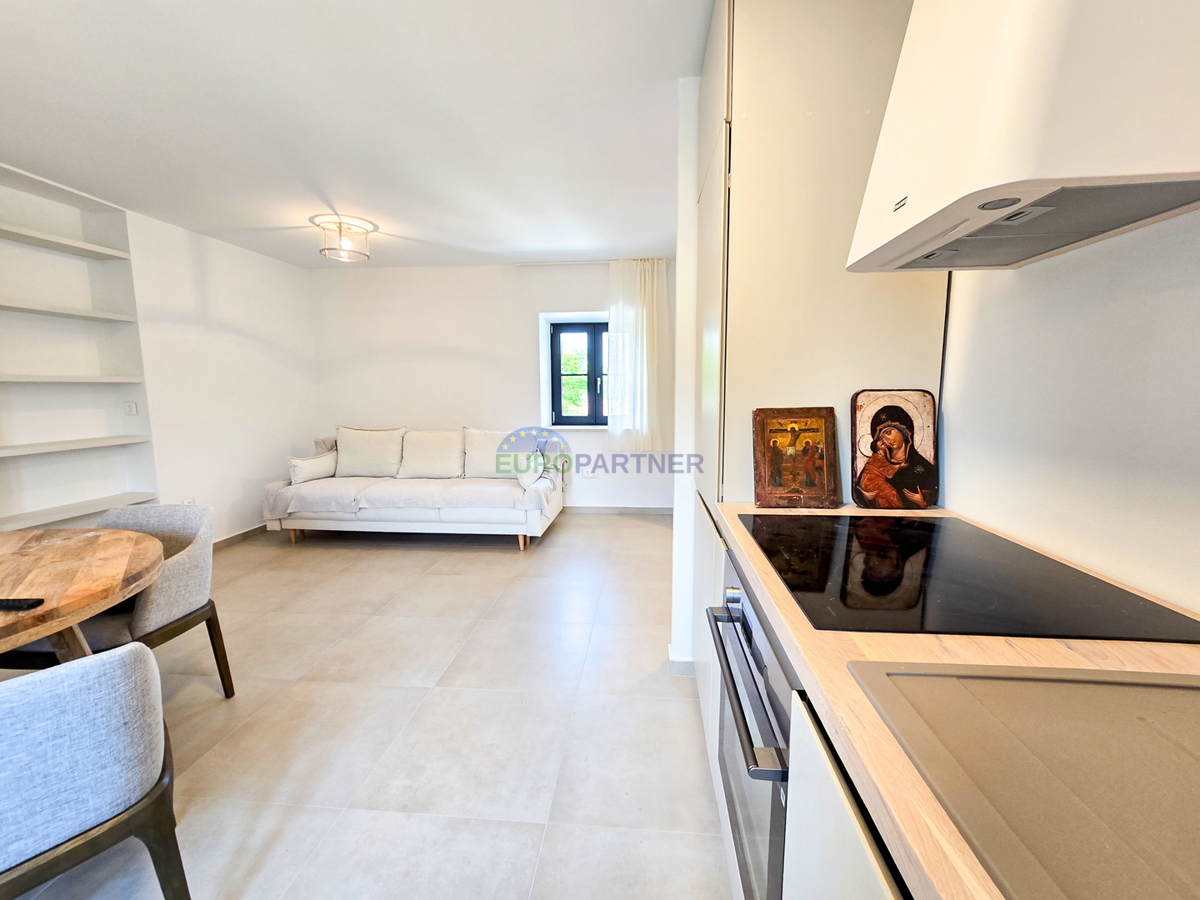 Appartamento su due piani a 1 km dal mare, Tar