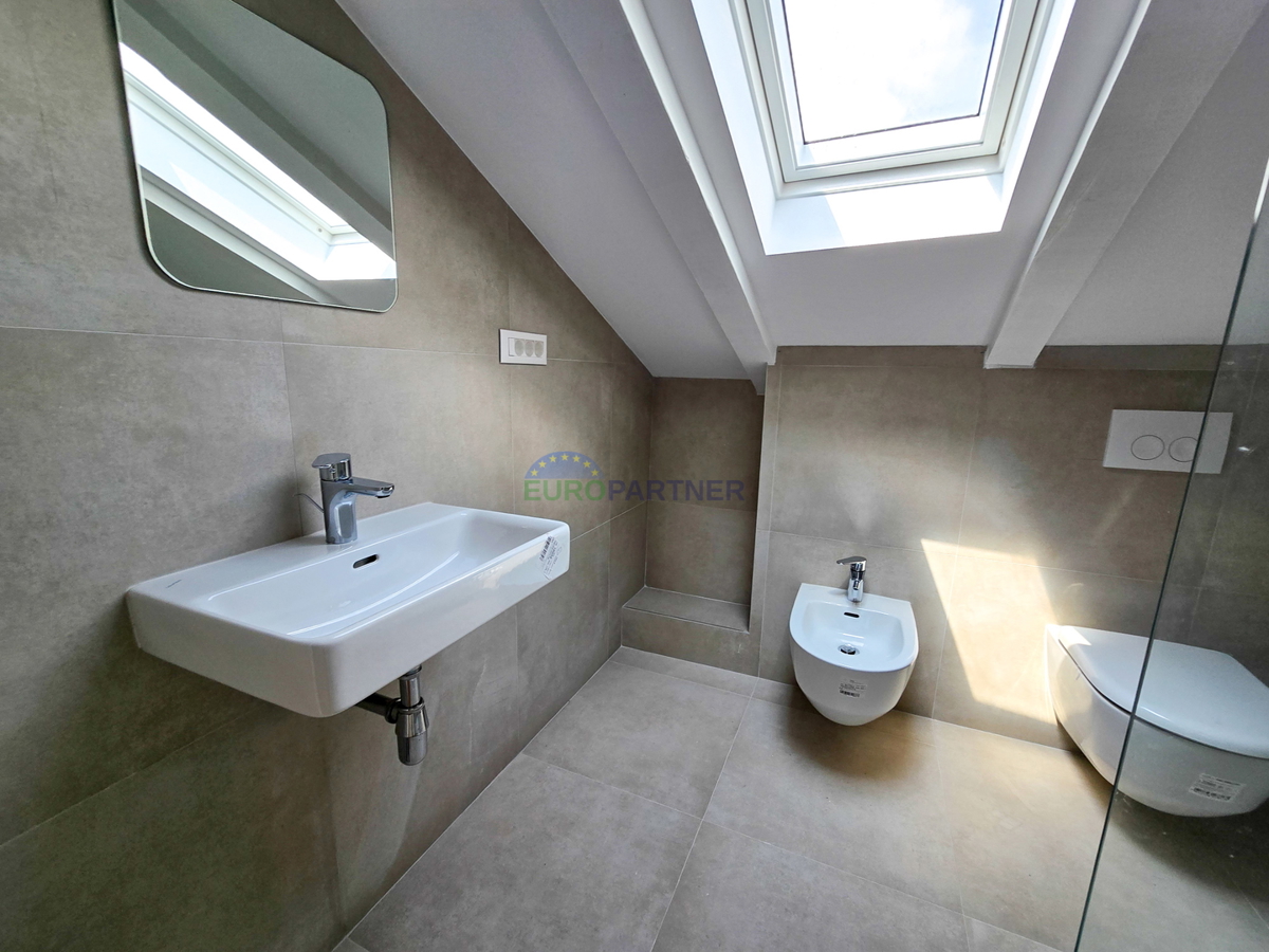 Appartamento su due piani a 1 km dal mare, Tar