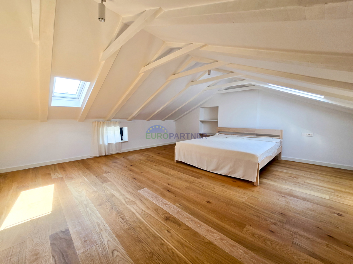 Appartamento su due piani a 1 km dal mare, Tar