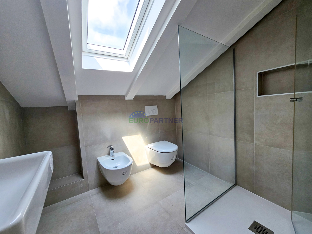 Appartamento su due piani a 1 km dal mare, Tar