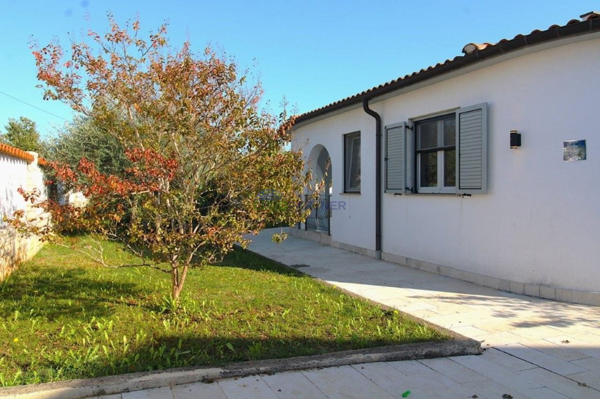 Villetta mediterranea con piscina, a 7 km da Parenzo