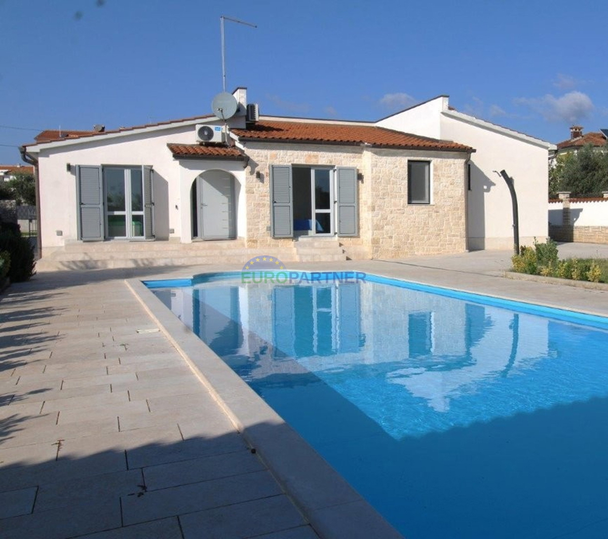 Villetta mediterranea con piscina, a 7 km da Parenzo