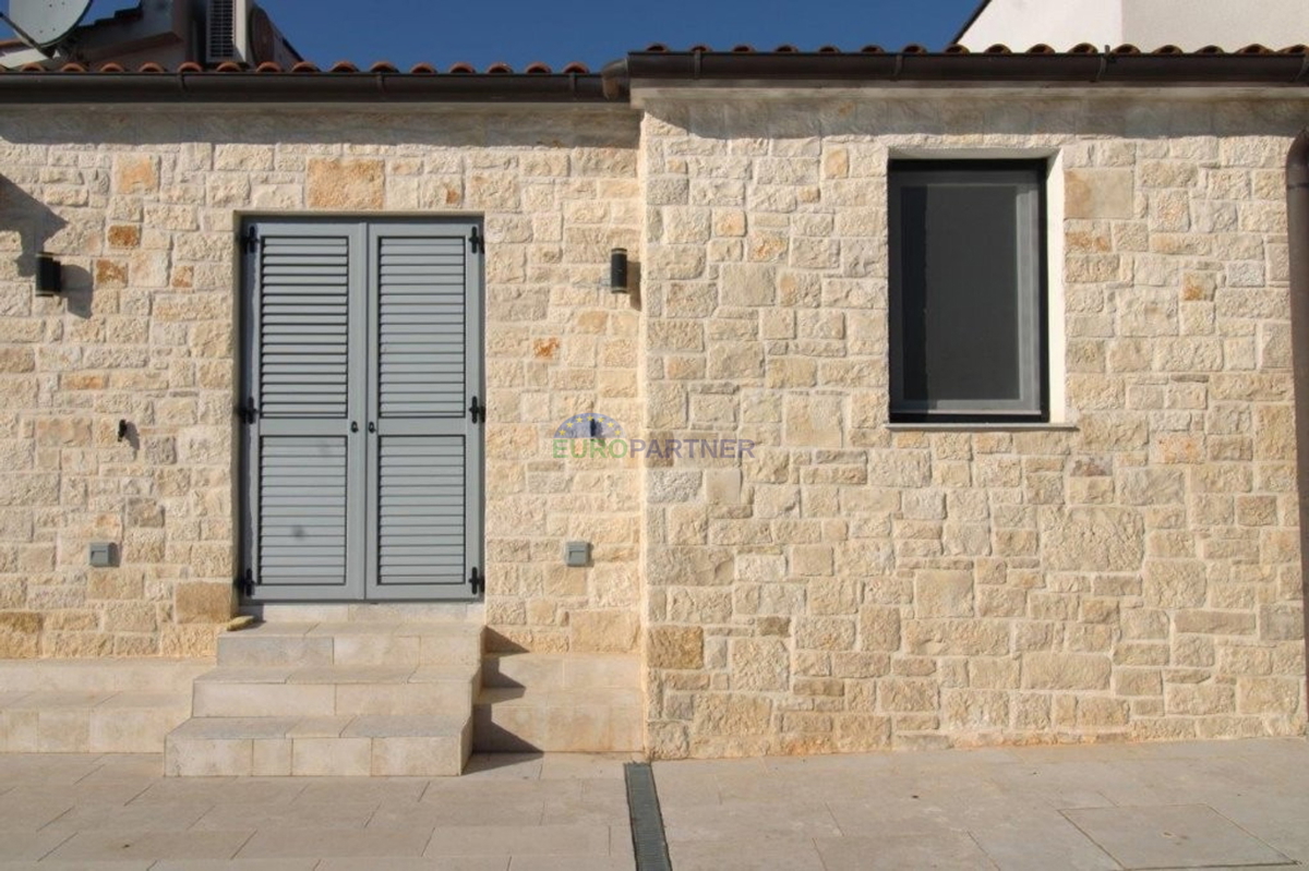 Villetta mediterranea con piscina, a 7 km da Parenzo