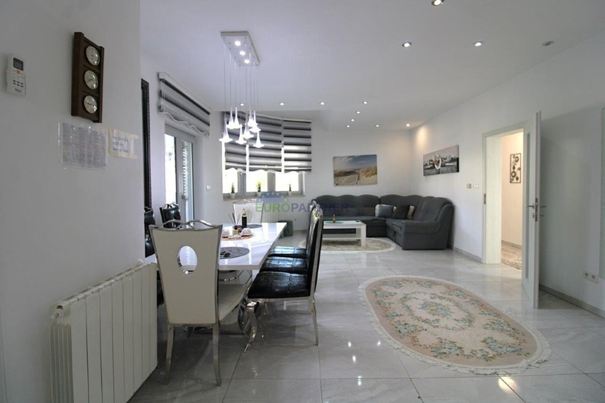 Villetta mediterranea con piscina, a 7 km da Parenzo