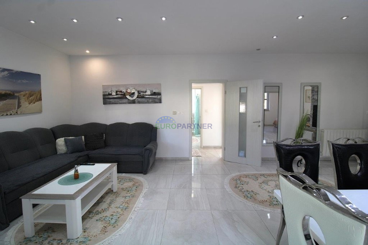 Villetta mediterranea con piscina, a 7 km da Parenzo