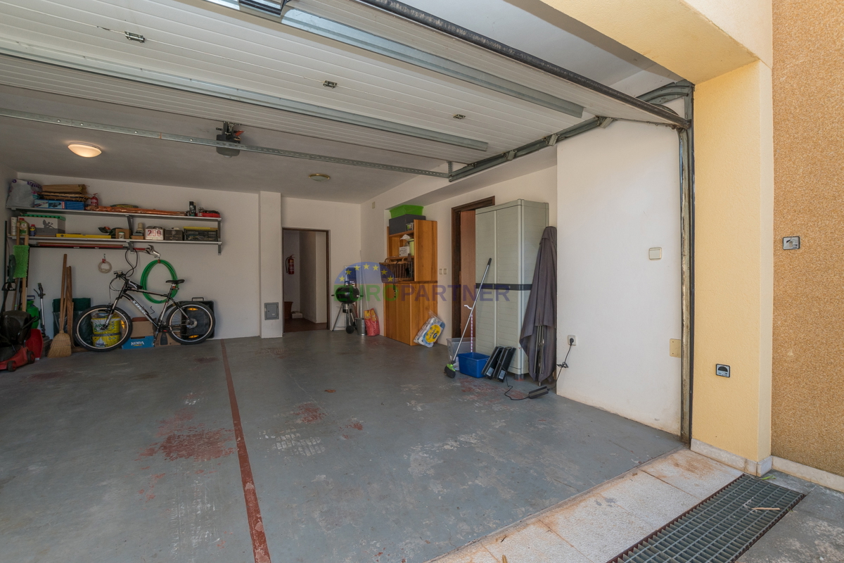 Poreč, appartamento di 90m2 con vista mare! 700m dal mare