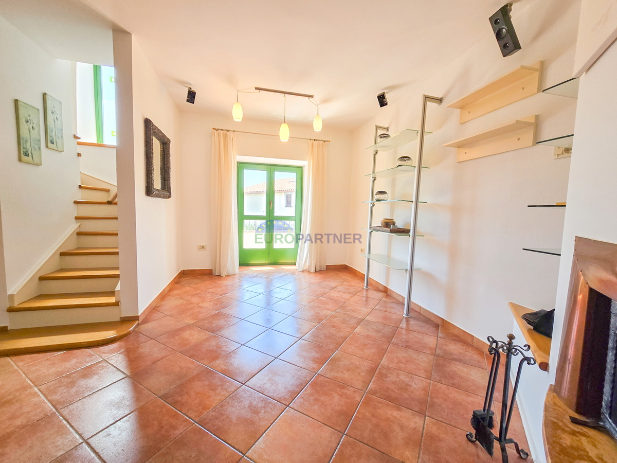 Casa con 2 appartamenti a 200 m dal mare, Poreč