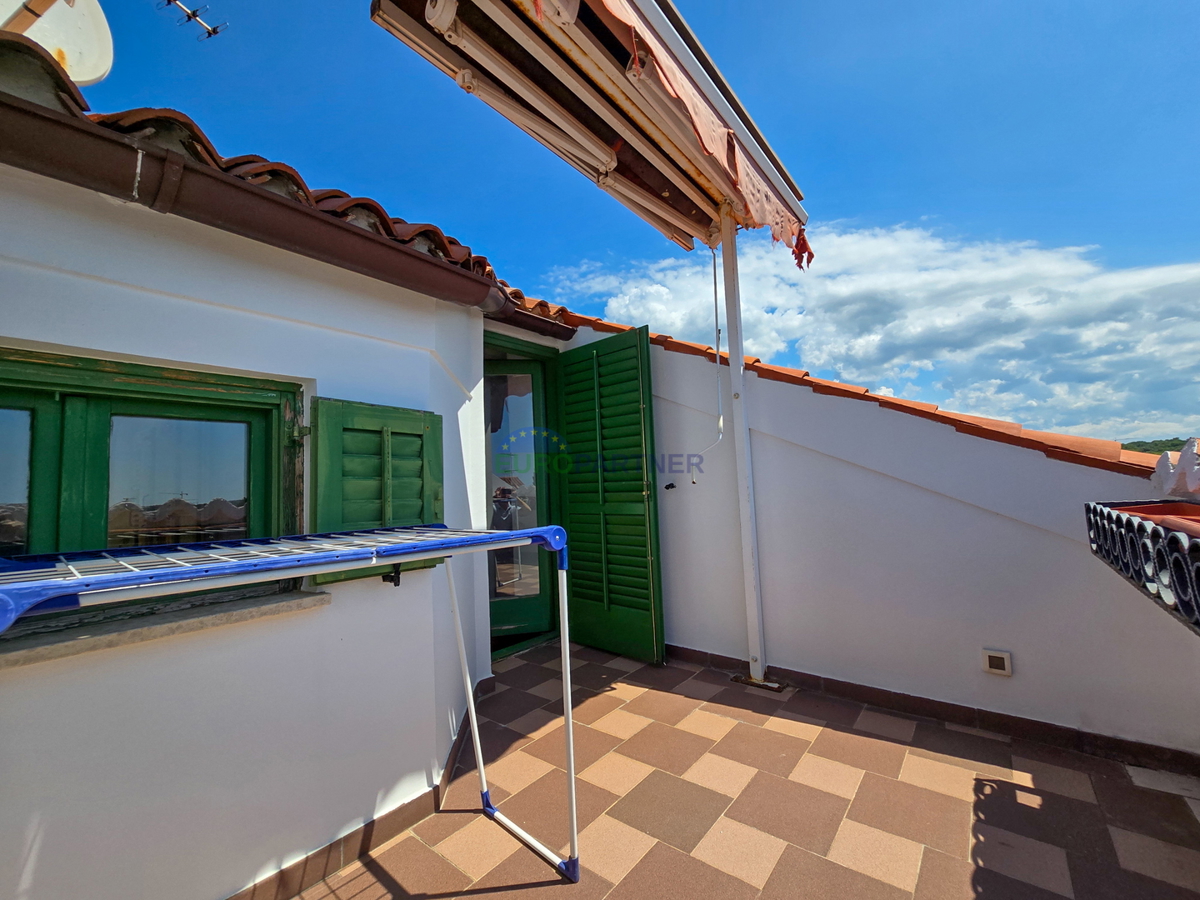 Casa con 2 appartamenti a 200 m dal mare, Poreč