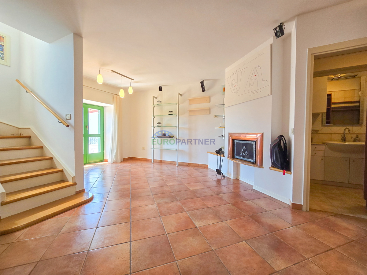 Casa con 2 appartamenti a 200 m dal mare, Poreč